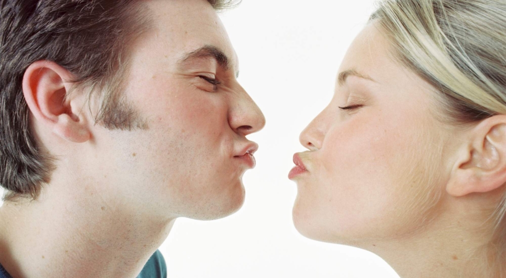 how to treat bad breath naturally